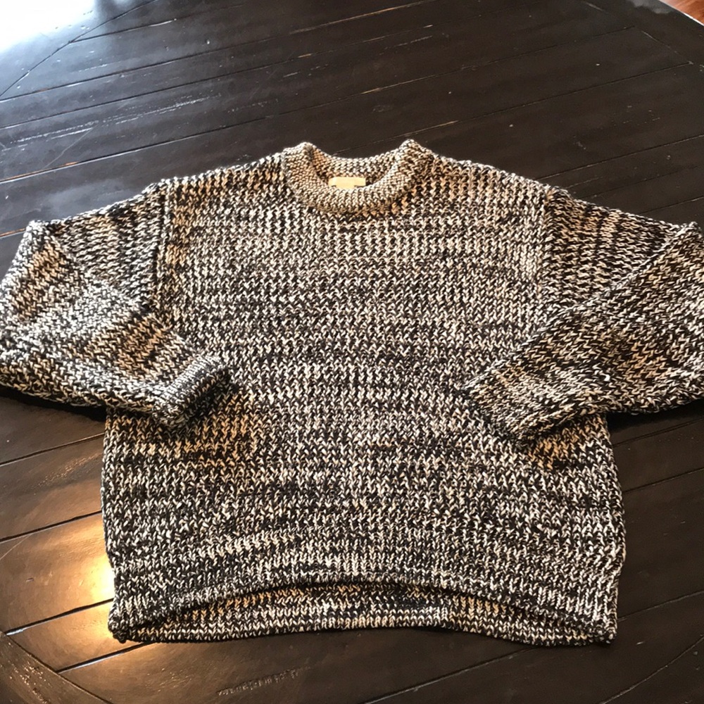 H&M Black and White Sweater Size Small